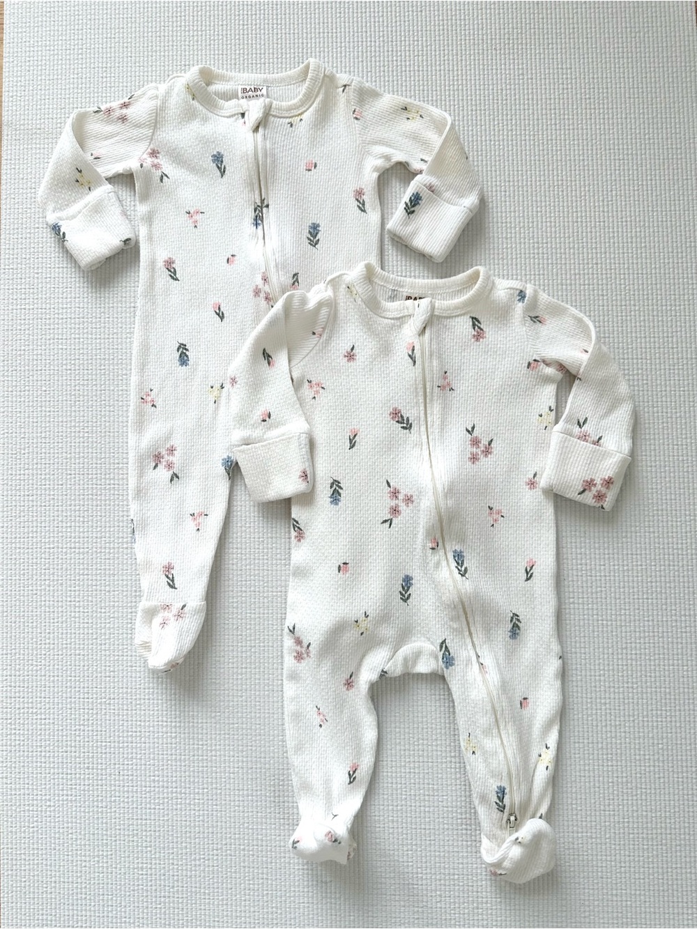 A Set of 2 Floral Footies